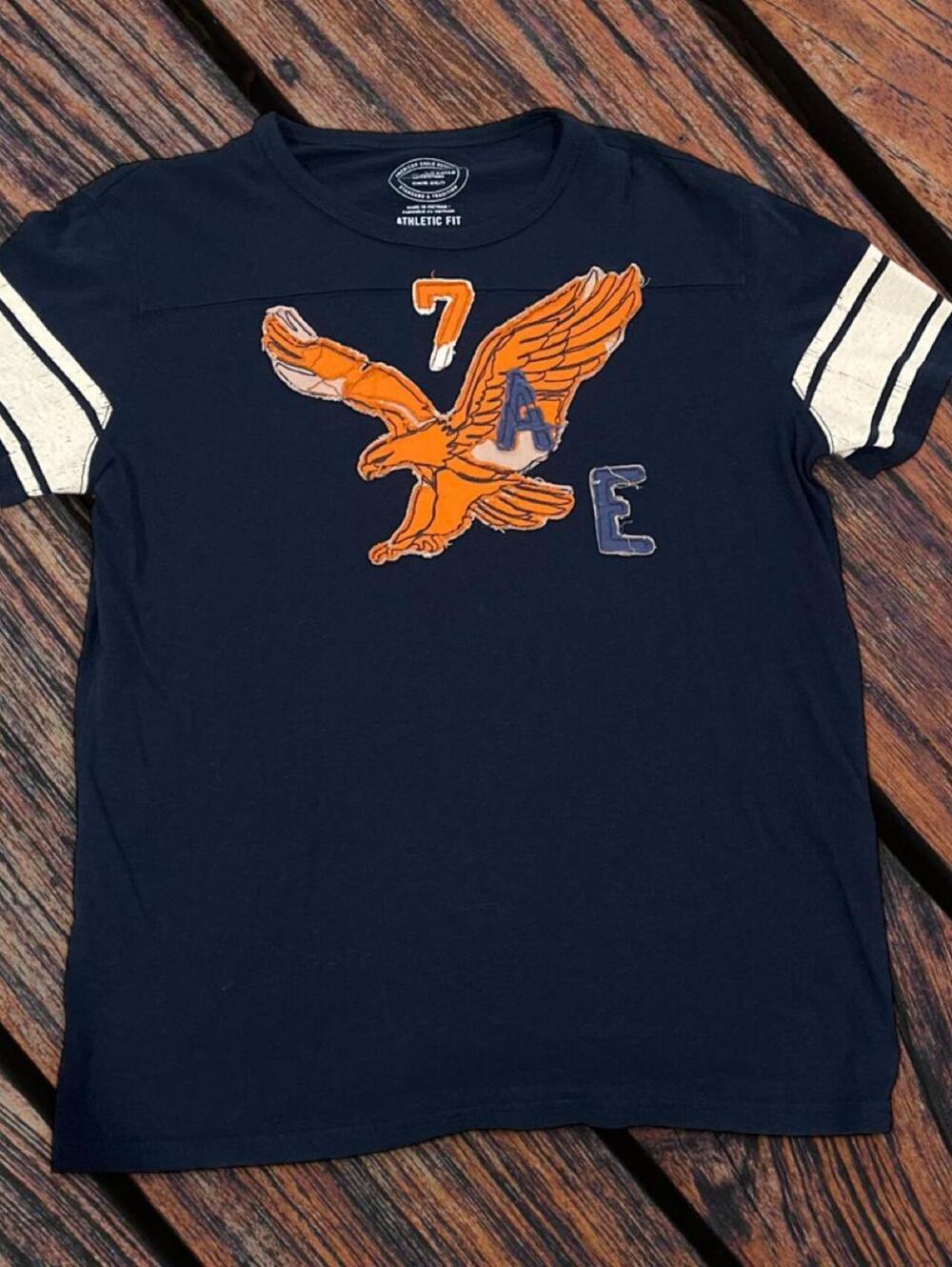 Y2K American Eagle Outfitters navy blue tee with embroidered orange eagle size M